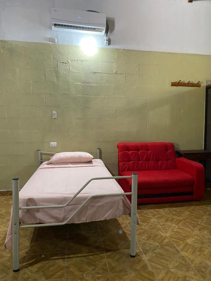 Mauras Tropical Mini Hostel & Tours 파케라 외부 사진