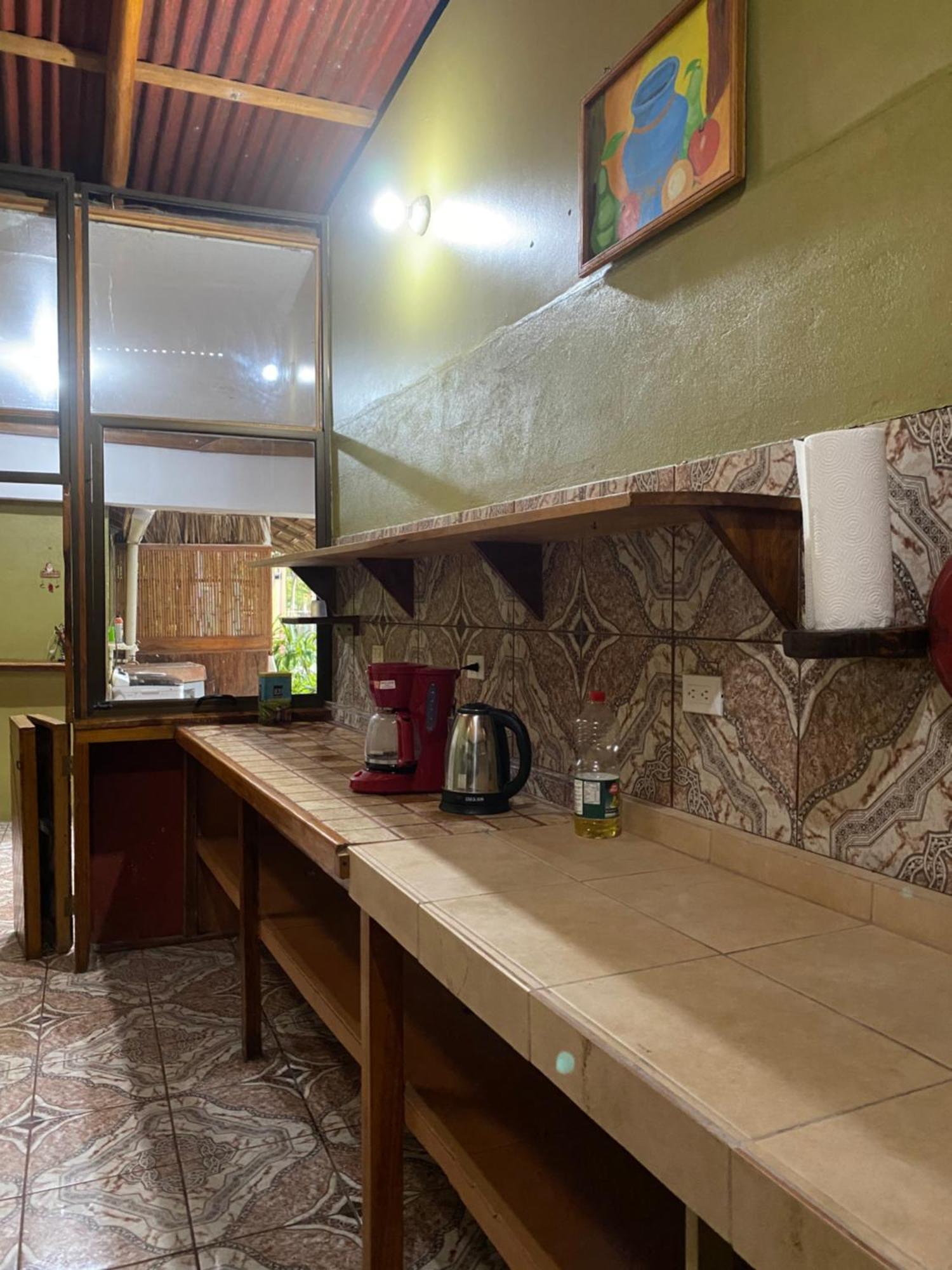 Mauras Tropical Mini Hostel & Tours 파케라 외부 사진