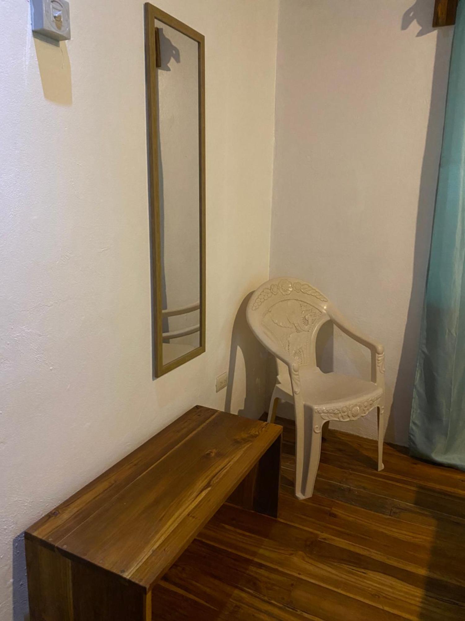 Mauras Tropical Mini Hostel & Tours 파케라 외부 사진